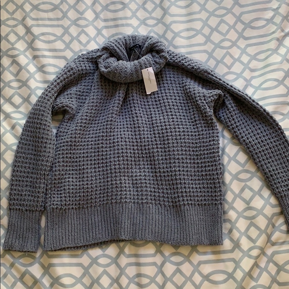 American eagle sweater